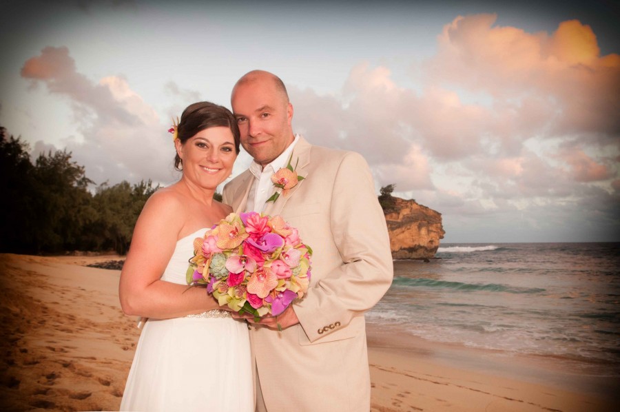 Kelly+and+Arne+Scholz+were+wed+in+Kauai%2C+Hawaii%2C+at+a+dreamy+beach+wedding.+Photo+courtesy+of+Arne+Scholz.